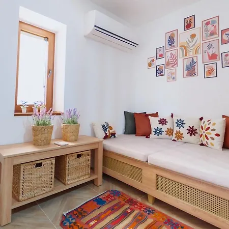 Villa Stylish With Pool Near Blue Lagoon In *