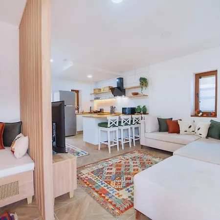 Stylish With Pool Near Blue Lagoon In Villa
